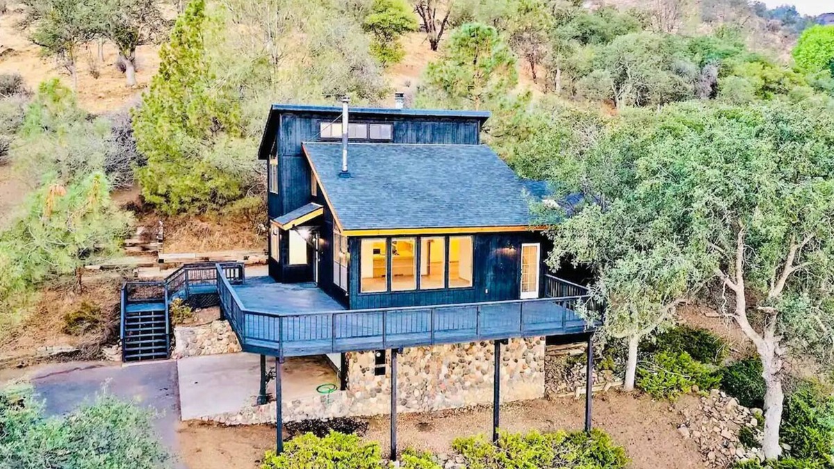 Tehachapi House | Private Home with Million Dollar Views!