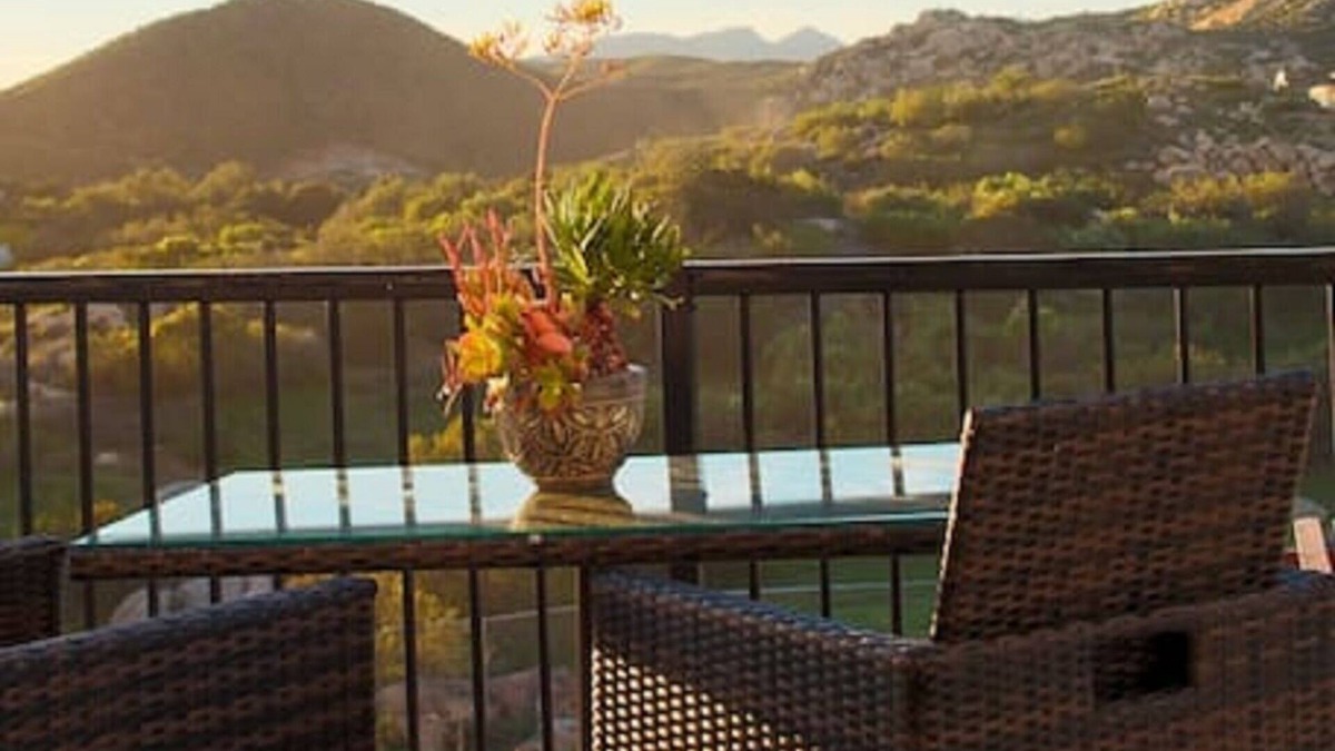 Lakeside House | Private Home With Sweeping Views! Extra-Comfy Bed, Fully Stocked,fast Wifi!