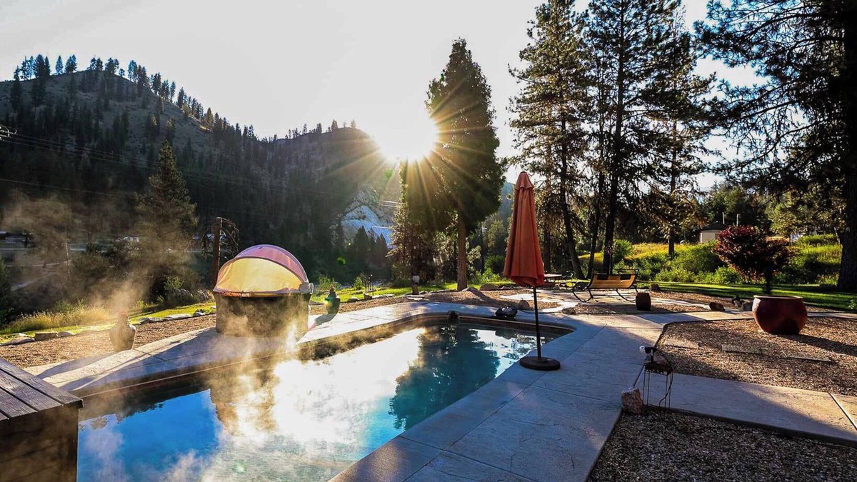 Garden Valley House | Private Hot Spring, No Shared Spaces, Perfect for Couples, 1 Hour North of Boise