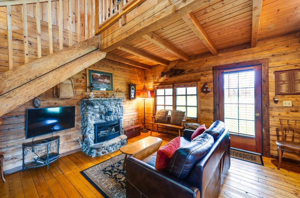 Sequim House | Private Hot Tub Blue Sky Cabin in Sequim