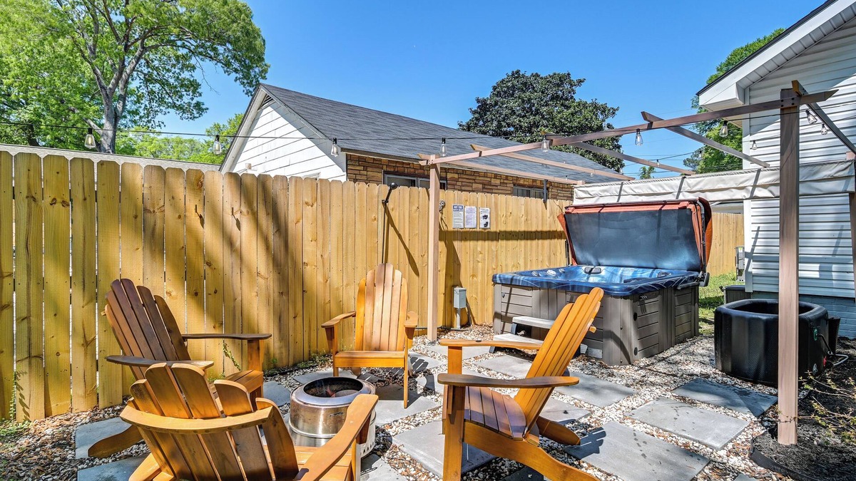 Terry Sanford House | Private Hot Tub & Cold Plunge: Fayetteville Gem!