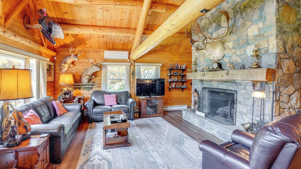 Glendale Cabin | Private Hot Tub: Hudson Valley Cabin Retreat!
