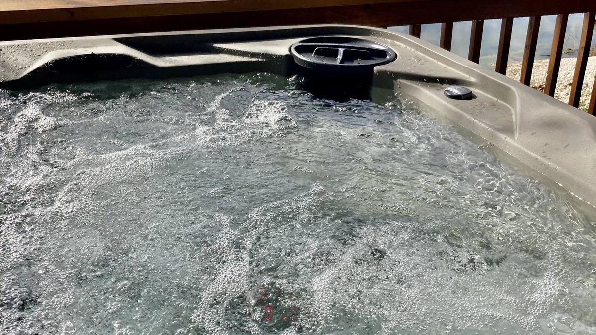 Branson Cabin | Private Hot Tub! Kayaks. Serene Lakefront. Pool.