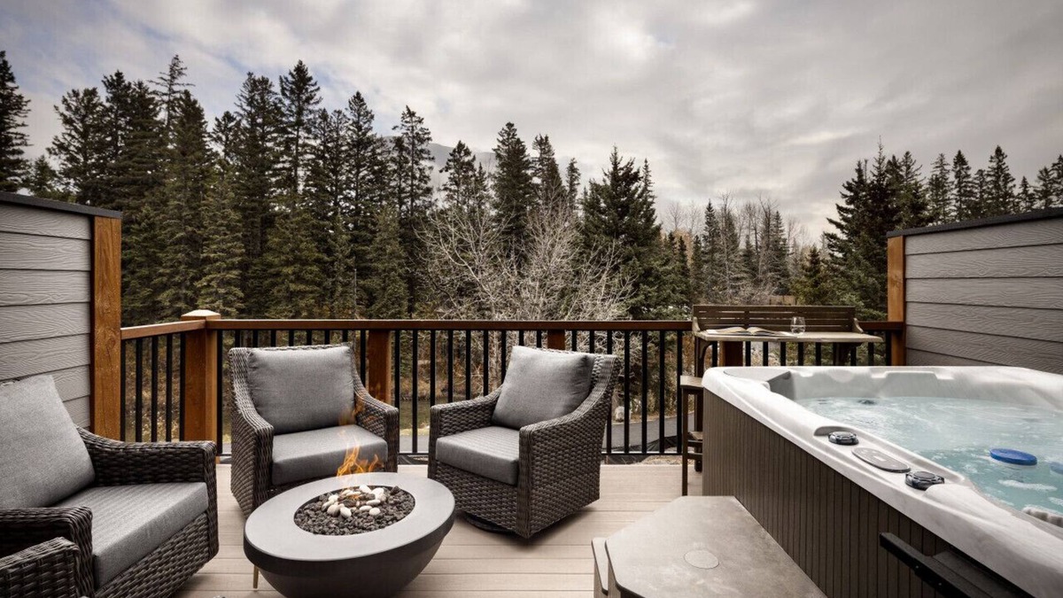Canmore House | Private Hot Tub | Luxury Lodge Townhome