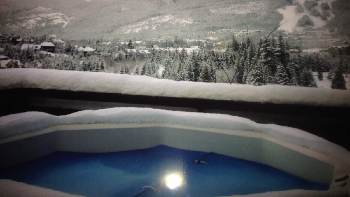 Blueberry Hill Condo | Private Hot Tub, outdoor Swimming Pool, 1mile to village with Shuttle