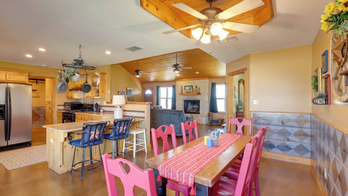 Baird House | Private Hot Tub & Pickleball Court: Baird Home!
