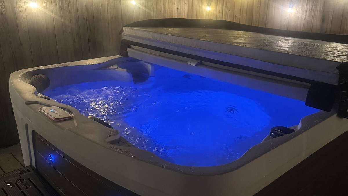 Harvey Park South House | PRIVATE HOT TUB! Stunning updated downstairs home- Amazing Location