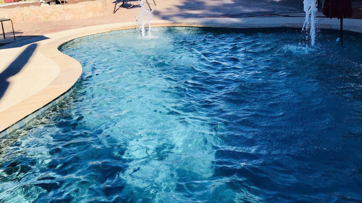 Westbrook Village House | 🌴 Private HotTub & Pool~Lrg fenced back yard~Restaurants~Golf Cart~Pet friendly🌴