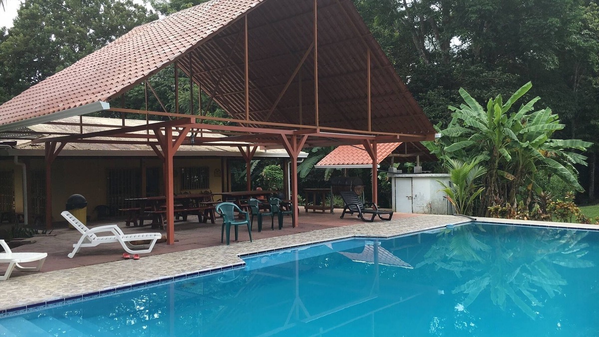 Damas House | PRIVATE HOUSE AND FARM FOR 8-31 PEOPLE