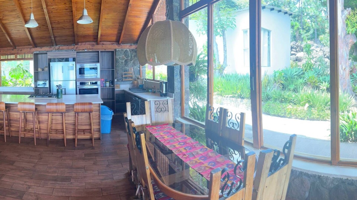 Santiago Atitlan House | Private house in lake Atitlan WiFi, Jacuzzi, Sauna, Pool, Water Toys,