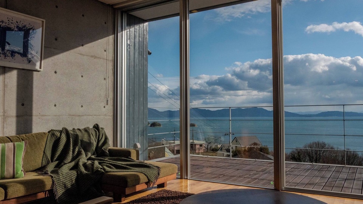 Setouchi House | Private house in Ushimado with a view of the Aegea /Setouchi Okayama