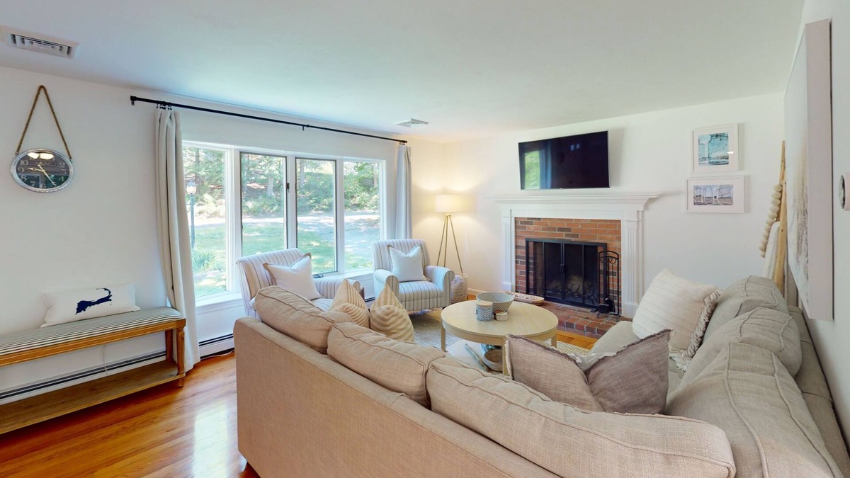 Harwich House | Private house near Long Pond and trails with kayaks, bikes, W/D, and AC