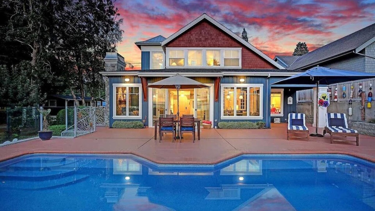Camano Island House | Private House on the Waterfront in Quiet Beach Neighborhood.