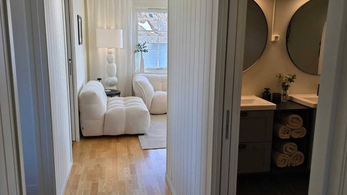 Nordkapp House | Private house with jacuzzi in the fishing village near by North Cape