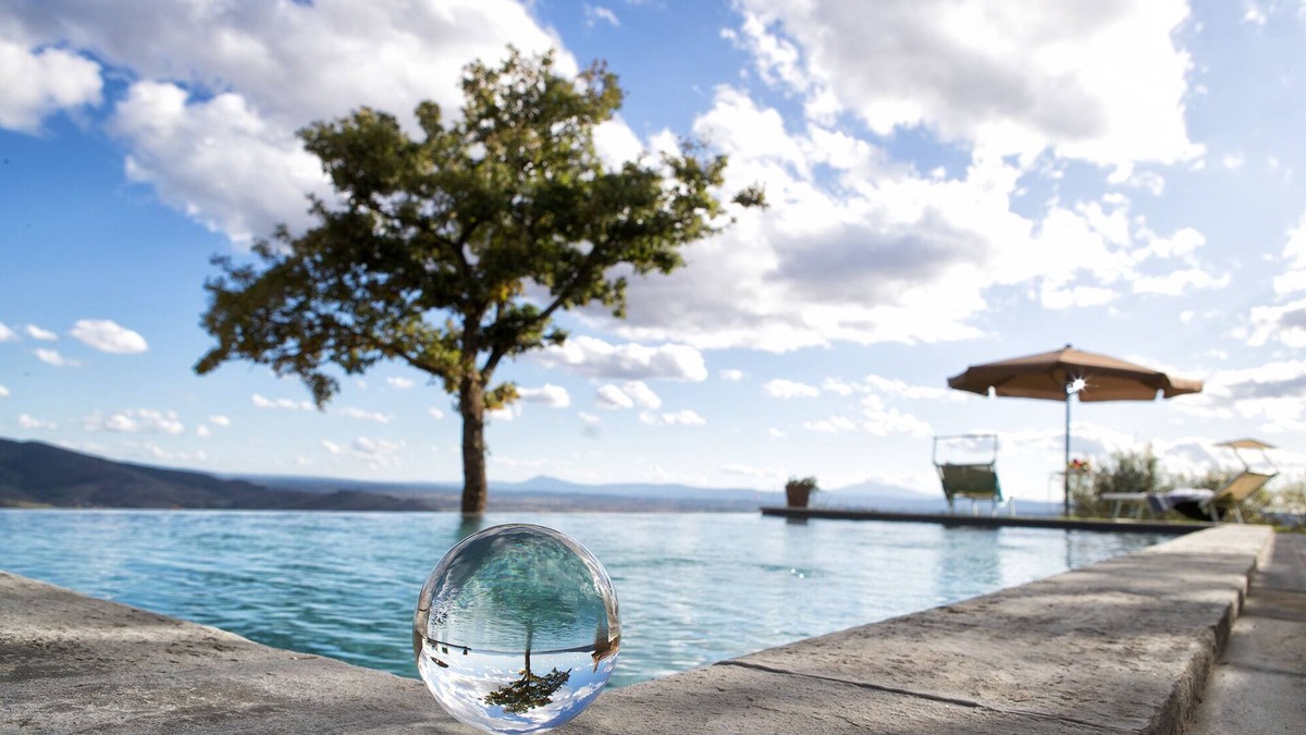 Castiglion Fiorentino Villa | Private infinity pool providing outstanding views, 2BR with en suite bathrooms