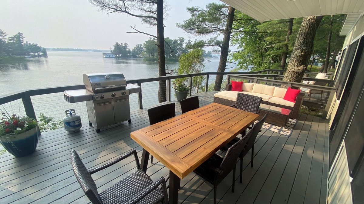 Alexandria Bay Cottage | Private Island Cottage-Spectacular Sunsets-Main Channel View & Protected Cove!