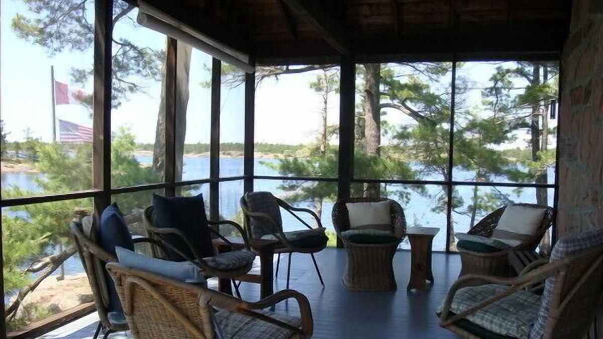 Pointe au Baril Cabin | Private Island-Pointe Au Baril,Ont. - Near Ojibway Club and Lighthouse