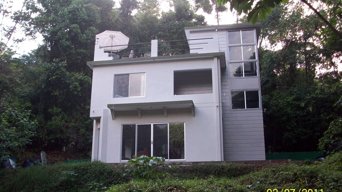 Portalon House | private jungle house partial ocean view, nice pool