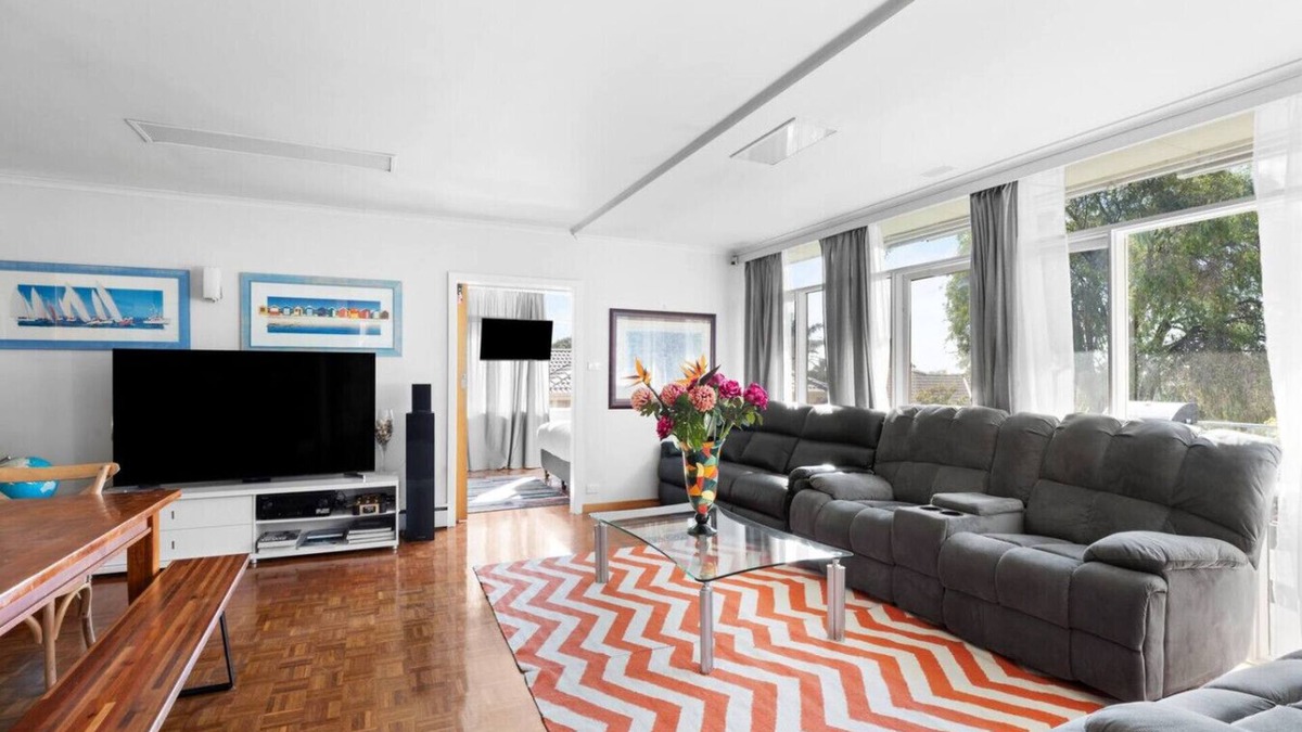 Highett House | Private king guest suite w/free parking
