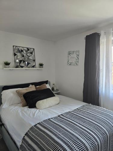 Spencers Wood House | Private kingsize room