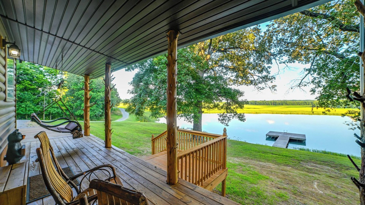 Clay Cabin | Private Lake & Dock: Log Cabin, 2 Mi to Clay!