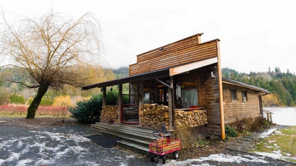 Sardis Cabin | Private Lake Front Cabin for 4