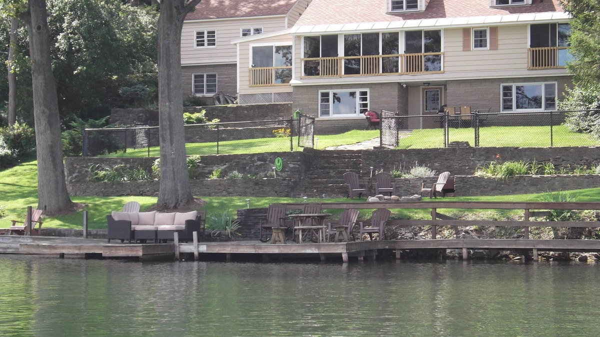 Town of Nelson House | Private Lake House On Beautiful Tuscarora Lake/5 Bdrm/3 full Bath/waterfront