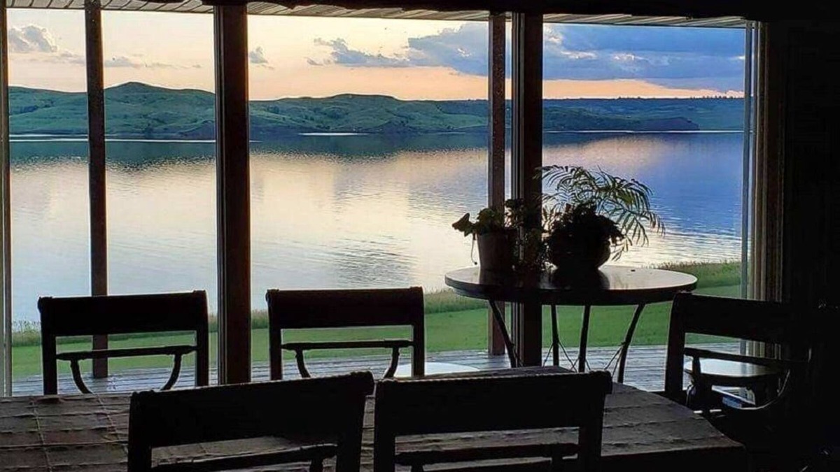 Pollock House | Private Lake House with 20 acres!