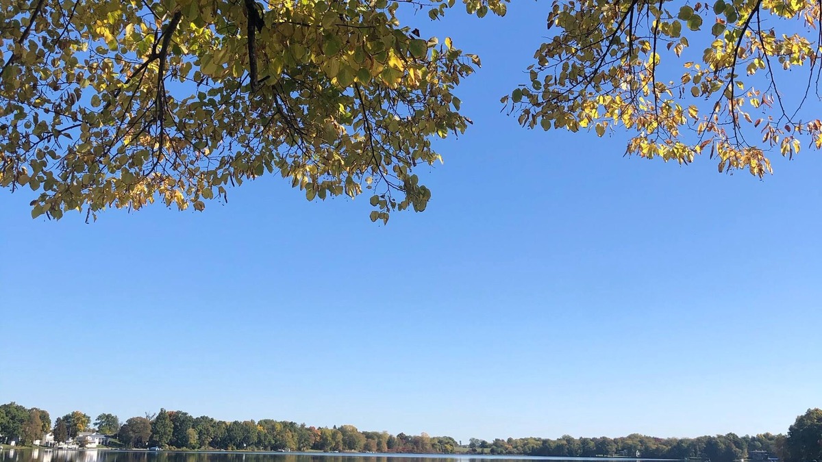 Howe House | Private Lake, Sleeps 11, Near Shipshewana, 4 Bedrooms, 2 Baths