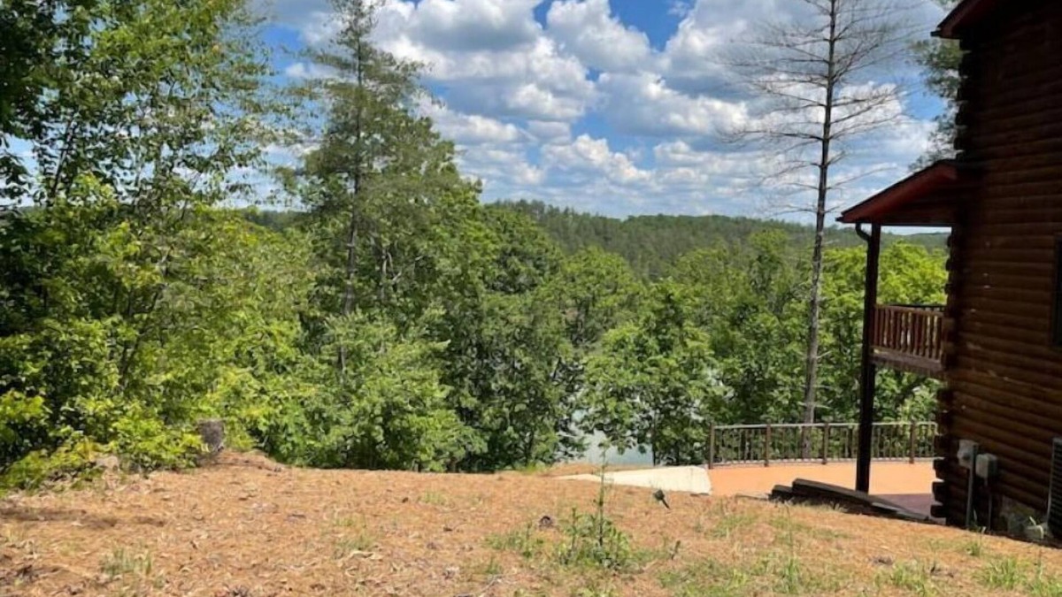 Morganton House | Private Lake Waterfront+ Dock, Sauna, Hot Tubn