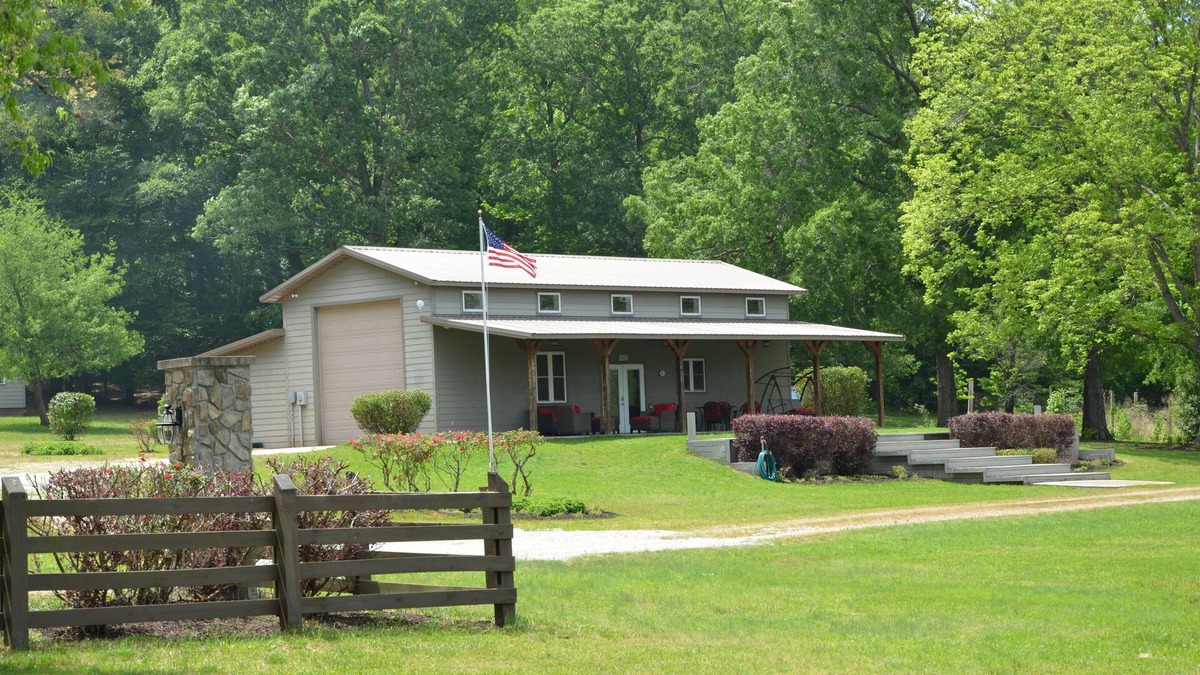Calhoun Falls House | Private lake with breathtaking morning and sunset views! (Pet- Friendly)