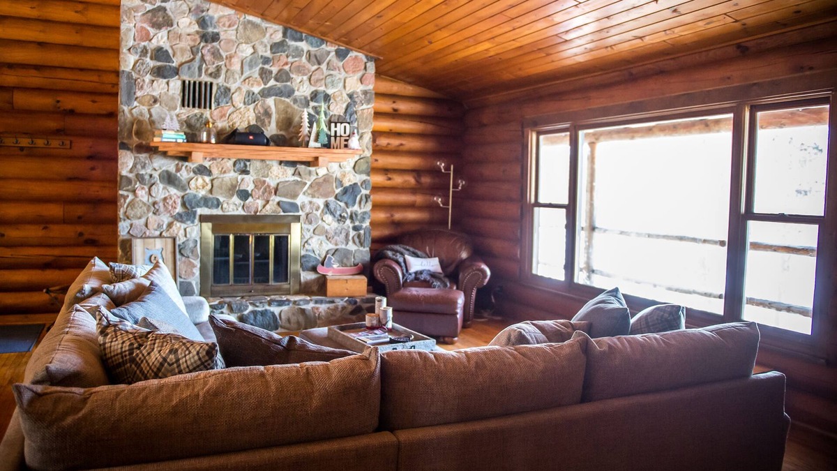 Orr Cabin | Private lakefront log cabin on 25 acres - 3 bedrooms