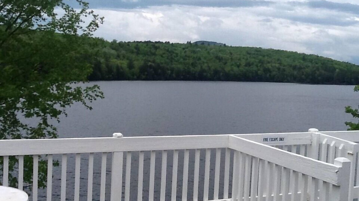 Bryant Pond Condo | Private Lakeside Condo with Roof Deck near Sunday River and Mt Abram