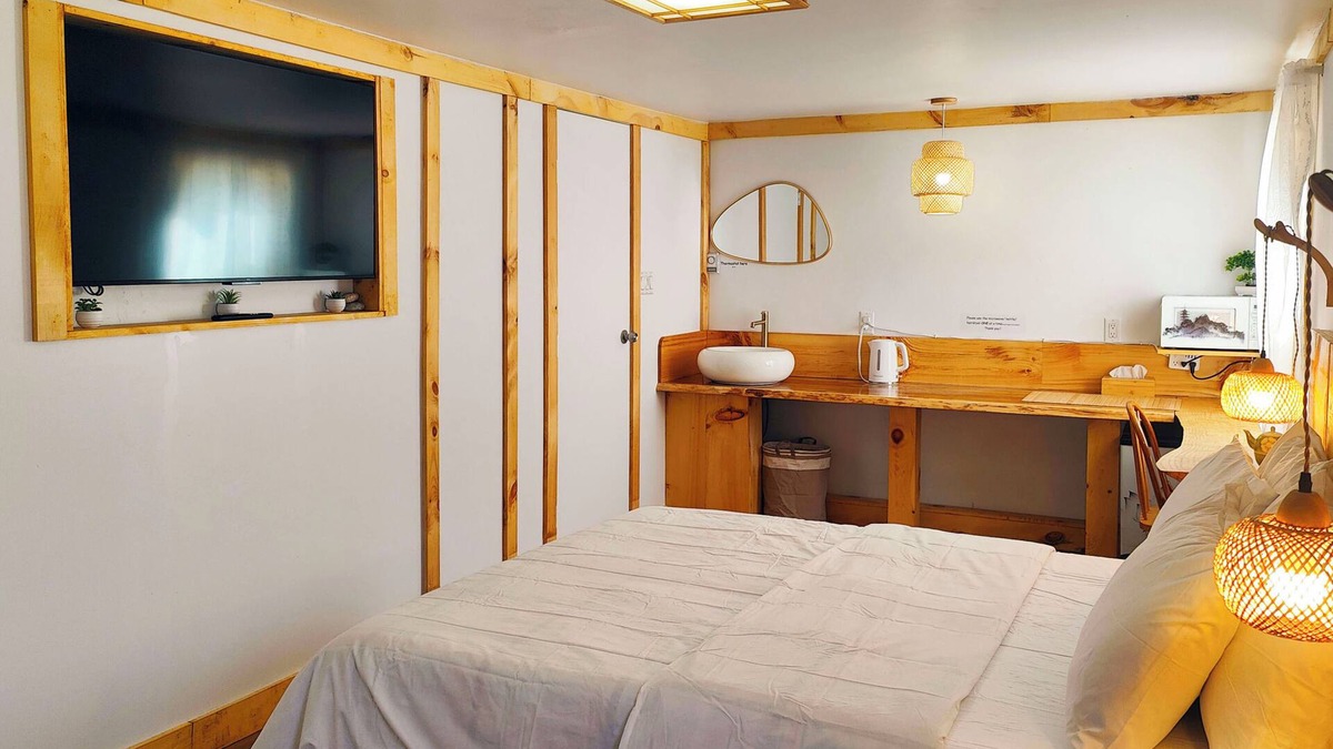 Lower Sackville Apartment | Private little Zen guestroom+ free parking