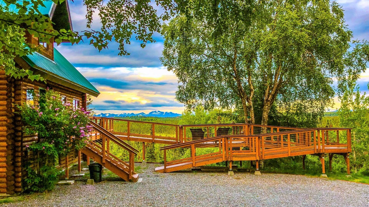 Cohoe House | Private Lodging on 12 Acres with Kenai Mountain Views