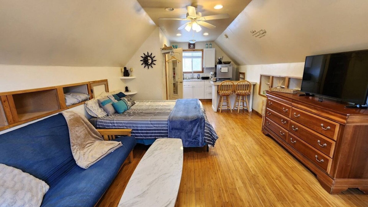 Ogden Apartment | Private Loft Studio with Mountain Views – Near DT