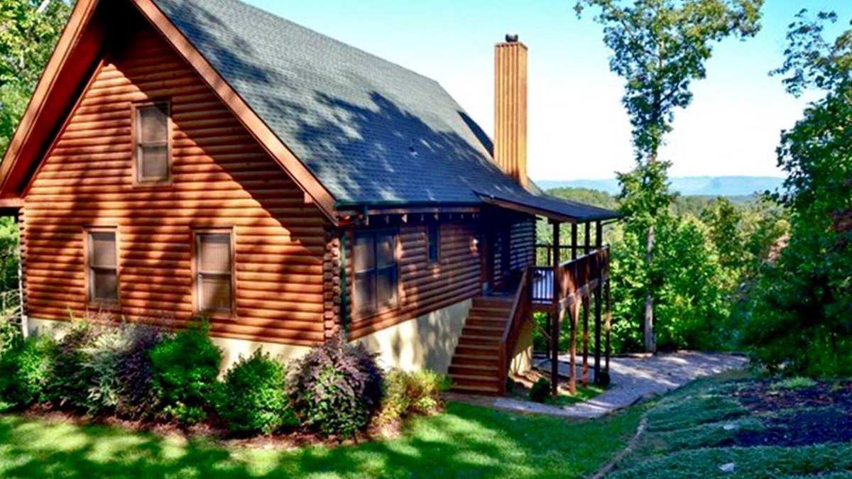 The Meadows At Lake James Station House | PRIVATE LOG CABIN WITH INCREDIBLE VIEW - ONLY 4 MILES TO LAKE JAMES -