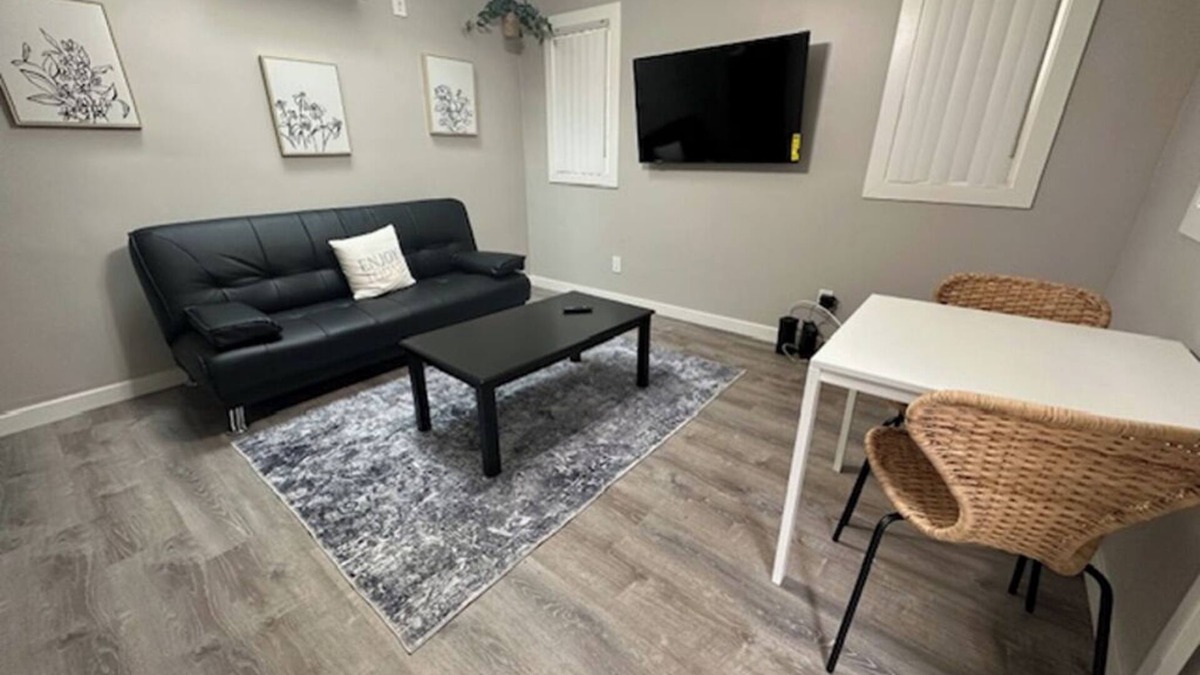 Los Feliz Apartment | Private Los Feliz Bungalow
