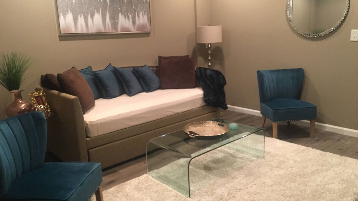 St. Charles Apartment | Private Luxury Apartment with FREE Parking