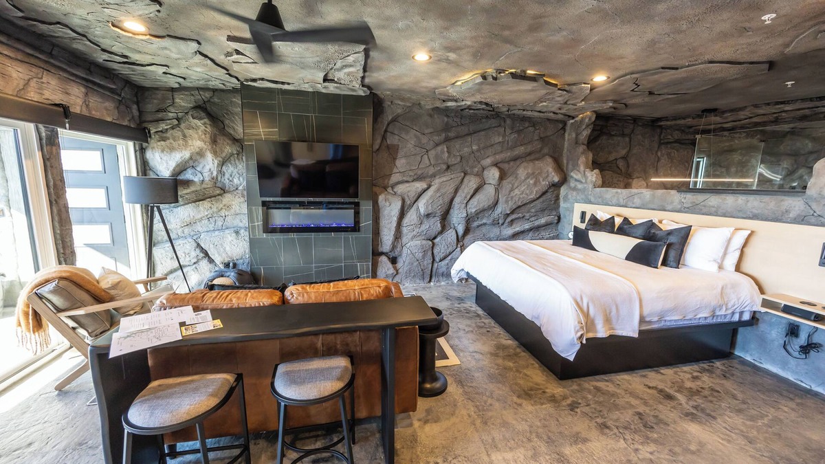 Branson Cabin | Private Luxury Cave | Expansive Lakeview