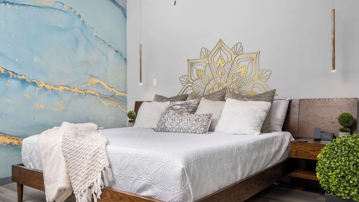 Gainesville House | Private Luxury King Guest House - 4 min from UF stadium