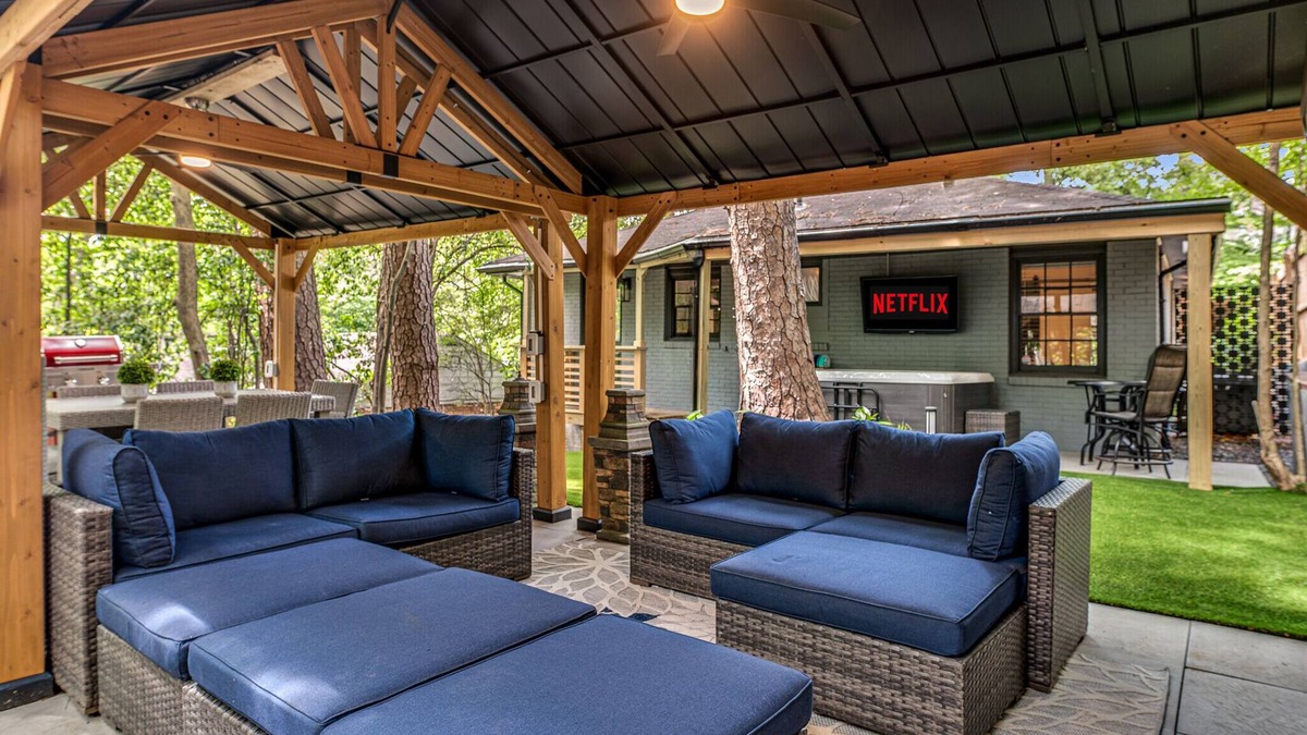 Piedmont Heights House | Private Luxury Oasis | Hot Tub | 2X 50"Outdoor TVs | Beltline | Piedmont Park