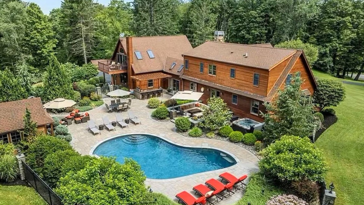 Verbank House | Private Luxury Retreat: Pool, Hot tub, & more!