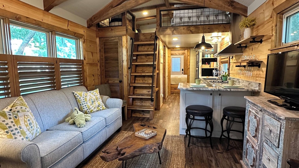 Pawleys Island Cabin | Private Luxury tiny home . Ideal for golfers, beachgoers, and outdoor adventures