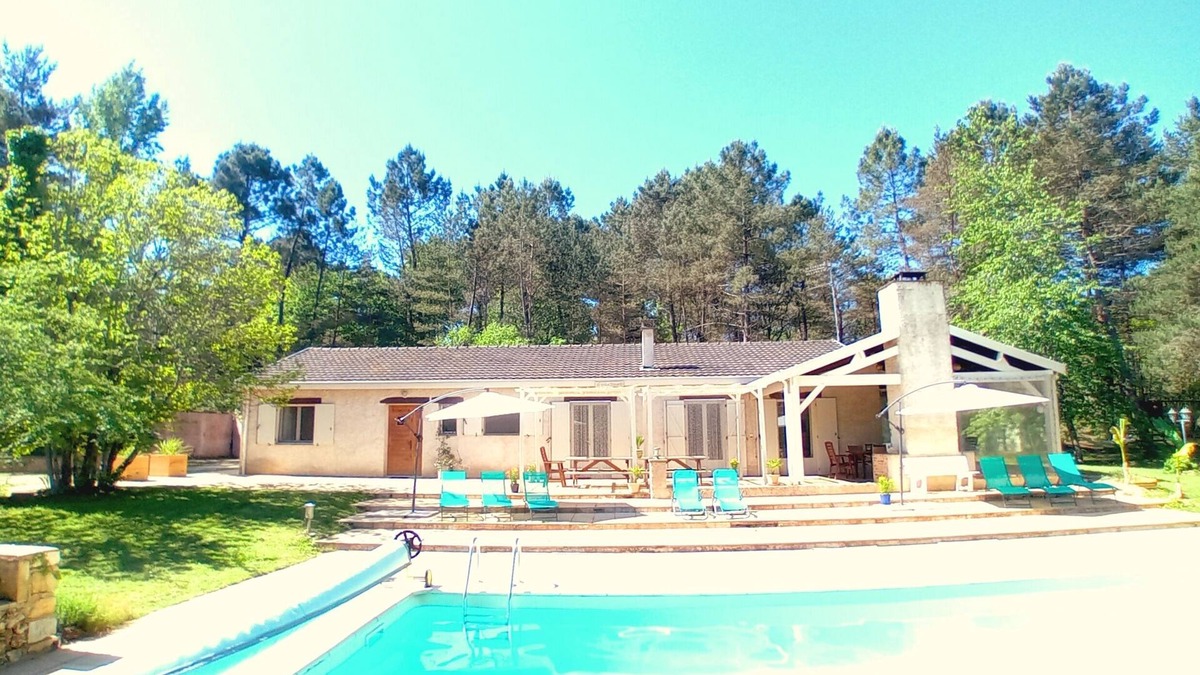La Douze Villa | Private luxury villa with private pool in the nature of the Dordogne in Ladouzen