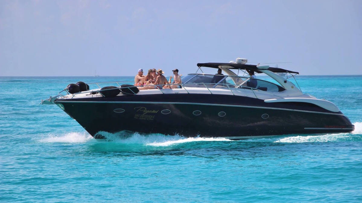 Zona Hotelera Boat Rental | Private Luxury Yacht Sunseeker 60ft UP TO 20 pax Price x 4 Hours