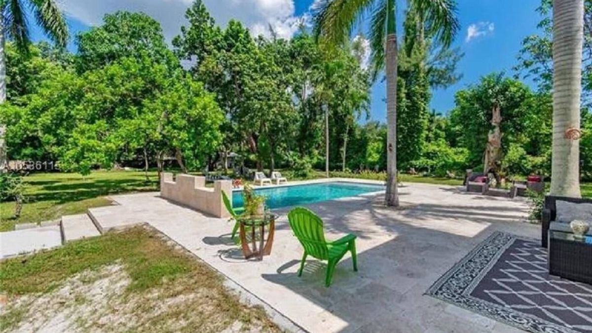 Golden Glades Apartment | Private Miami Studio Get-Away