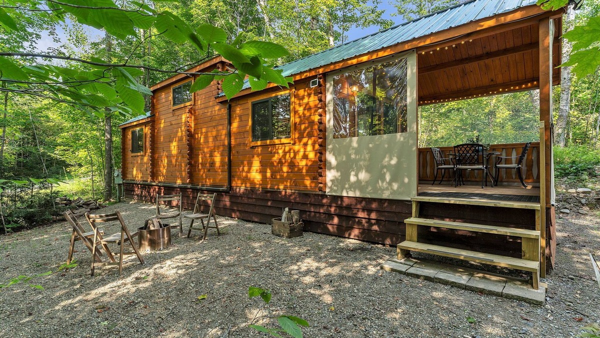 Jay Cabin | Private, Modern Log Cabin @ The Woodshed Lodge; Pet Friendly; Sleep 6