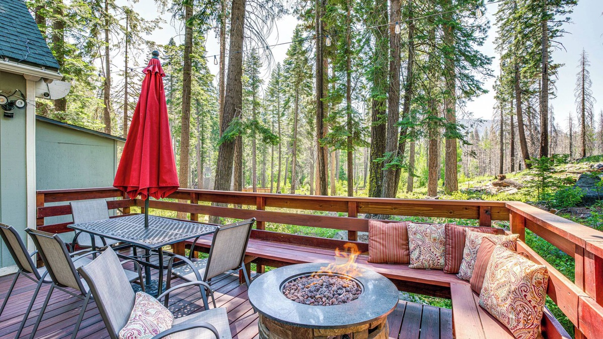 Tahoe Paradise Cabin | Private Mountain Retreat: 8 Mi to Lake Tahoe!