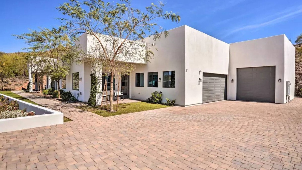 Desert View House | Private Mountain Experience. Views! Pet Friendly!